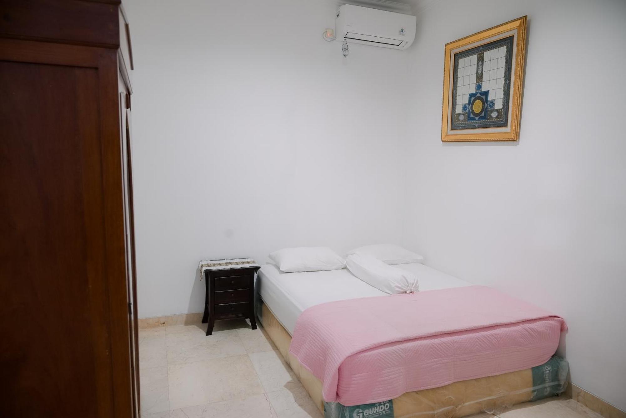 Kirana Guest House Bogor Extérieur photo
