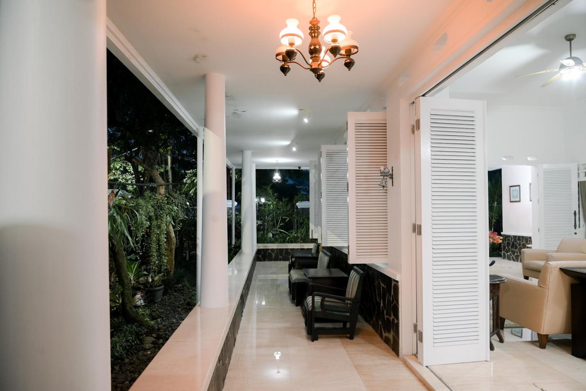 Kirana Guest House Bogor Extérieur photo