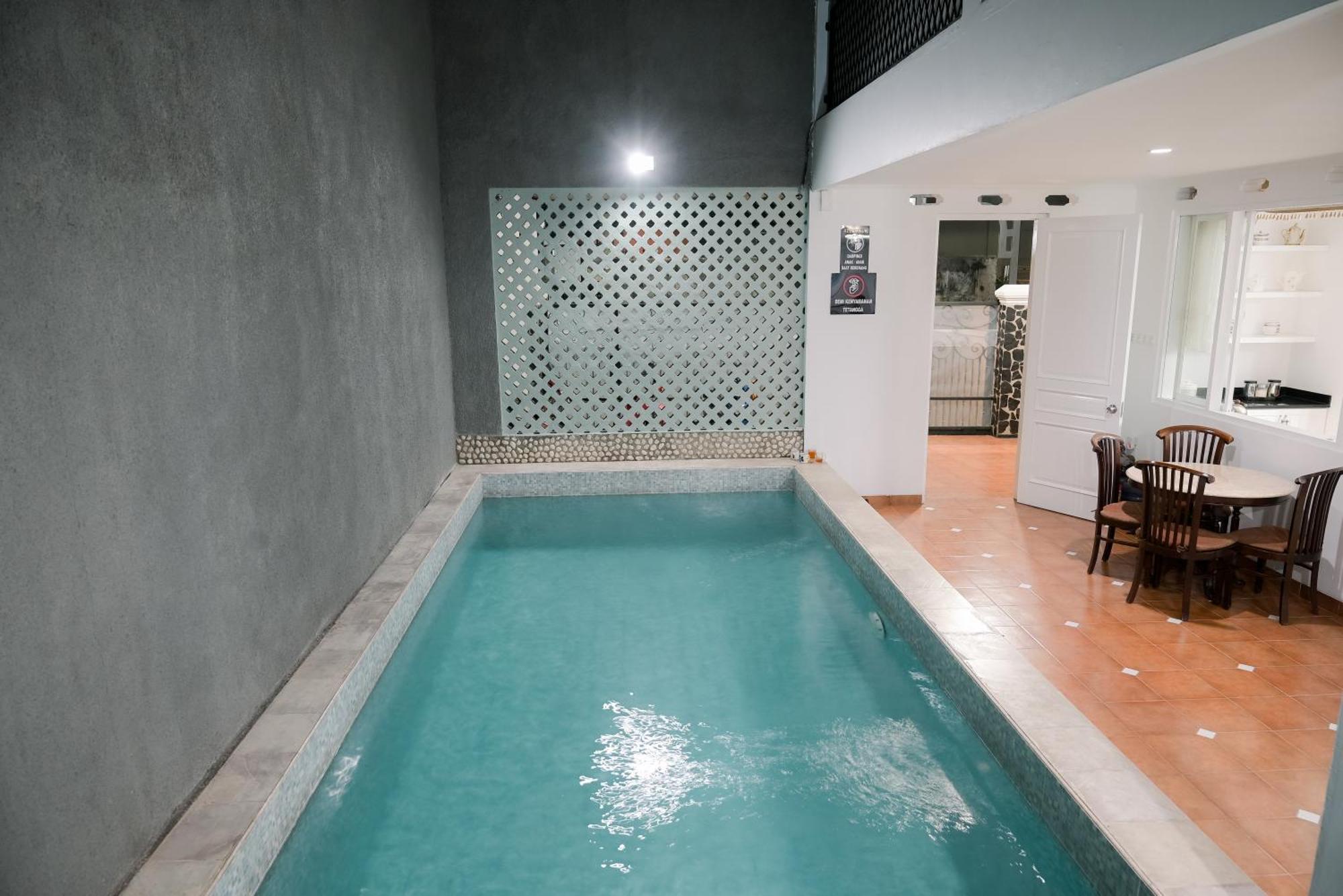 Kirana Guest House Bogor Extérieur photo
